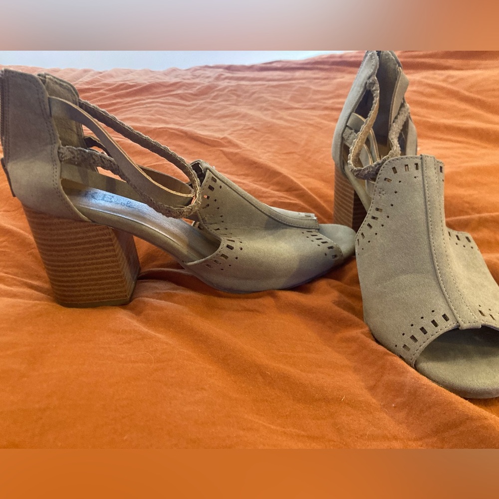 Taupe block heel.